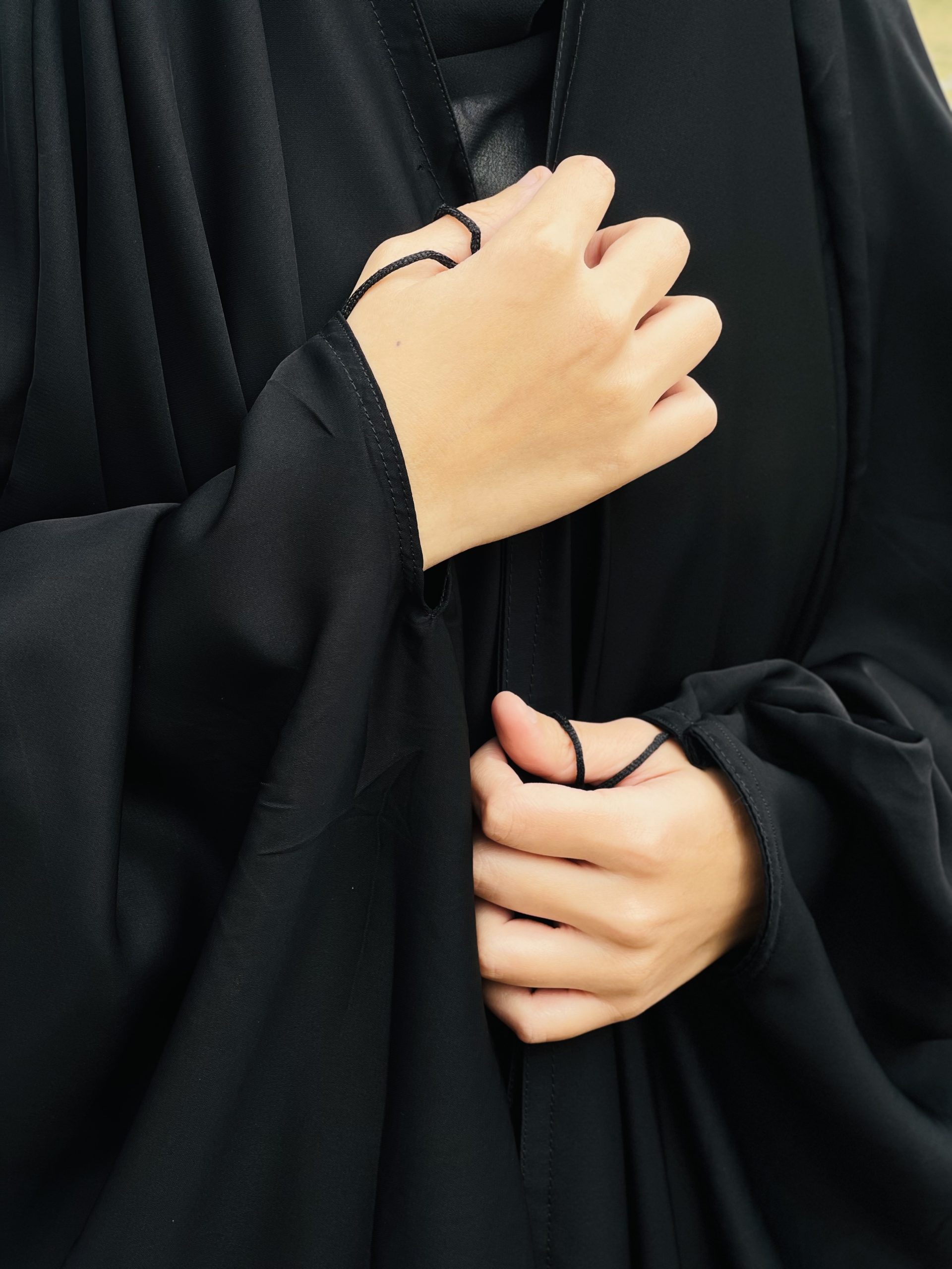 Simple Irani Abaya-with sleeves - Image 4