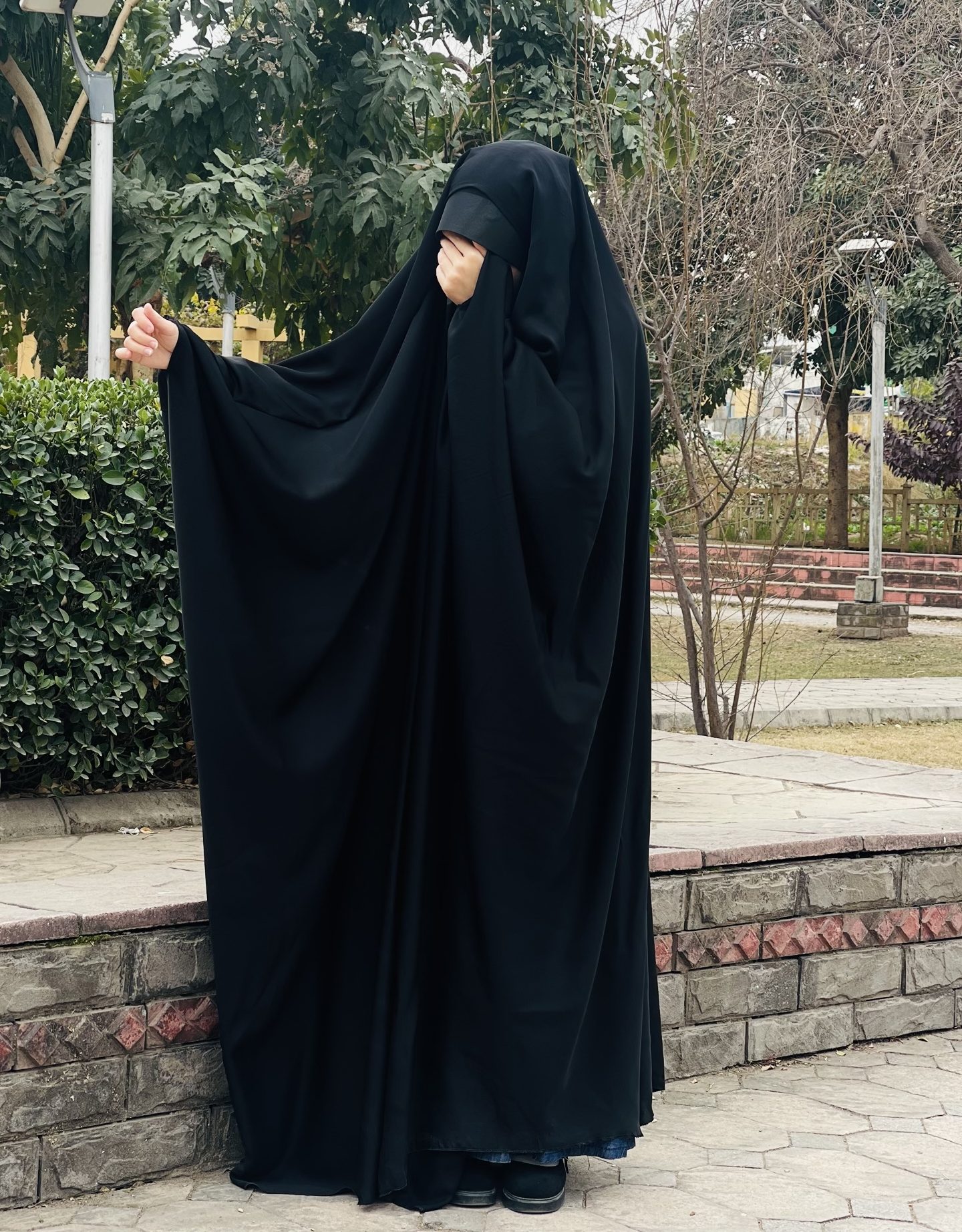 Simple Irani Abaya-with sleeves